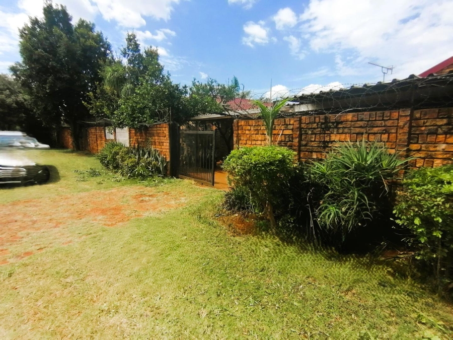 2 Bedroom Property for Sale in Hesteapark Gauteng