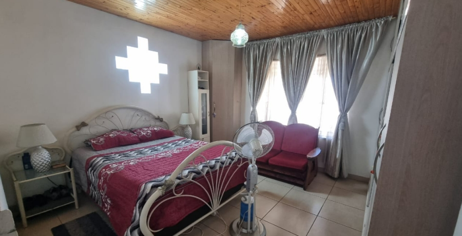 4 Bedroom Property for Sale in Geduld Gauteng