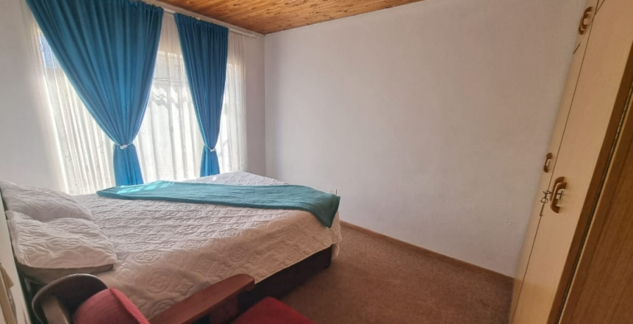 4 Bedroom Property for Sale in Geduld Gauteng