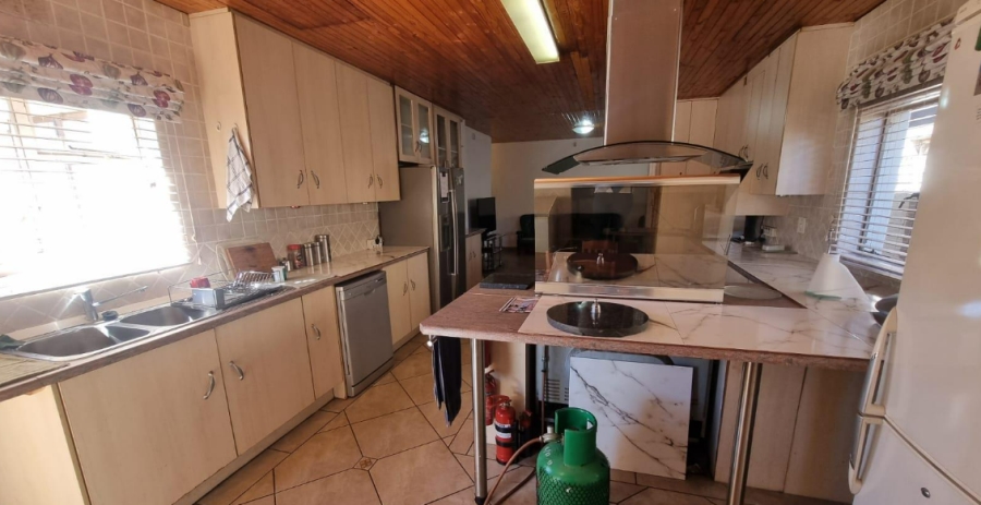 4 Bedroom Property for Sale in Geduld Gauteng