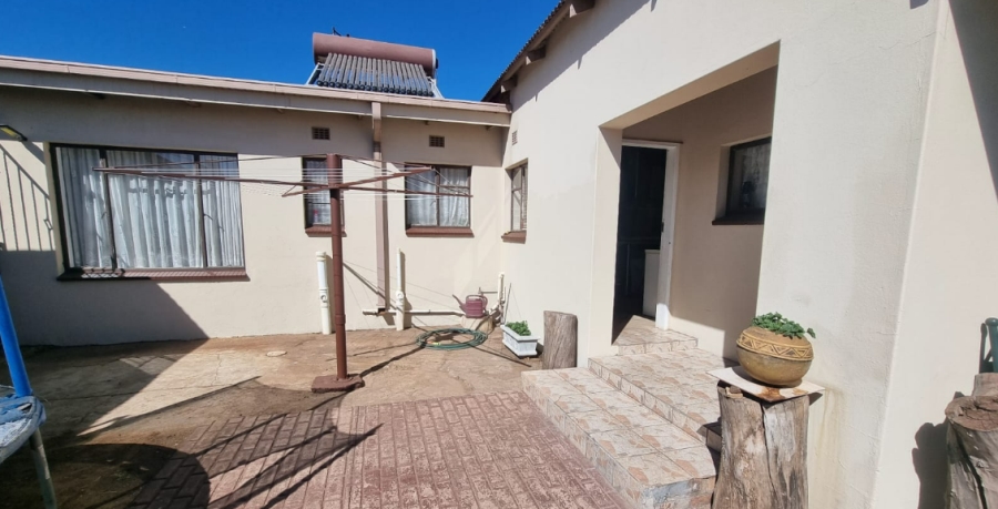 4 Bedroom Property for Sale in Geduld Gauteng