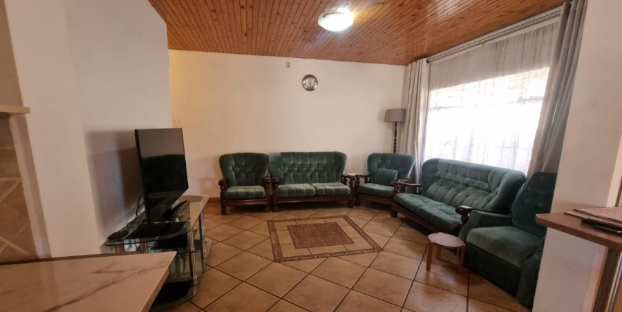 4 Bedroom Property for Sale in Geduld Gauteng
