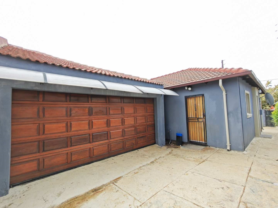 4 Bedroom Property for Sale in Cosmo City Gauteng