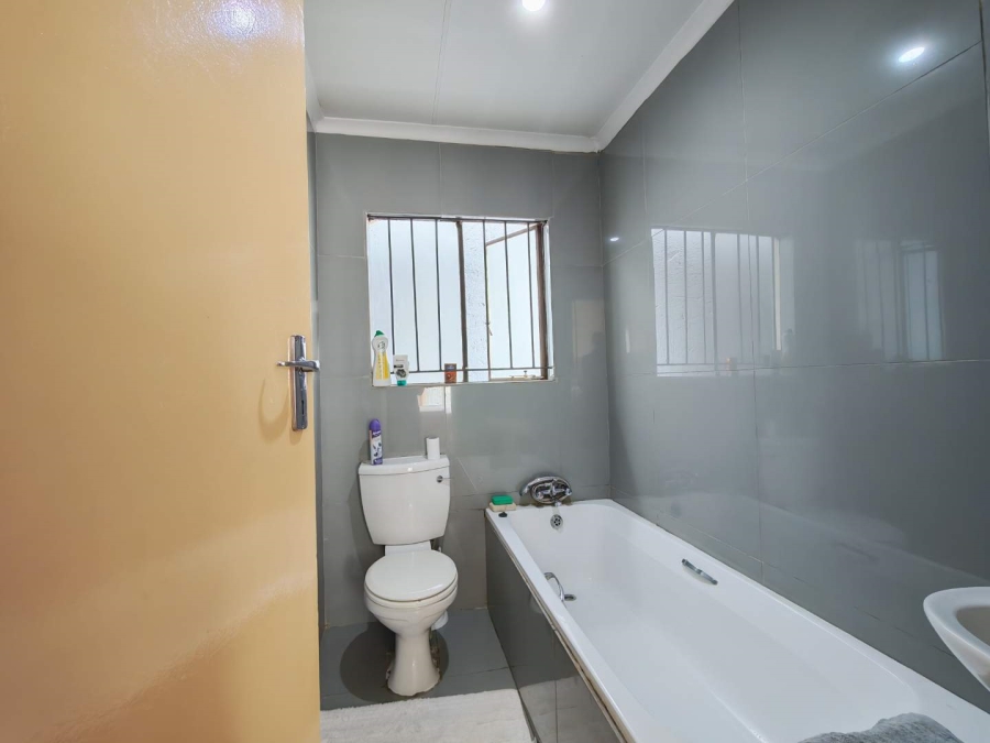 4 Bedroom Property for Sale in Cosmo City Gauteng