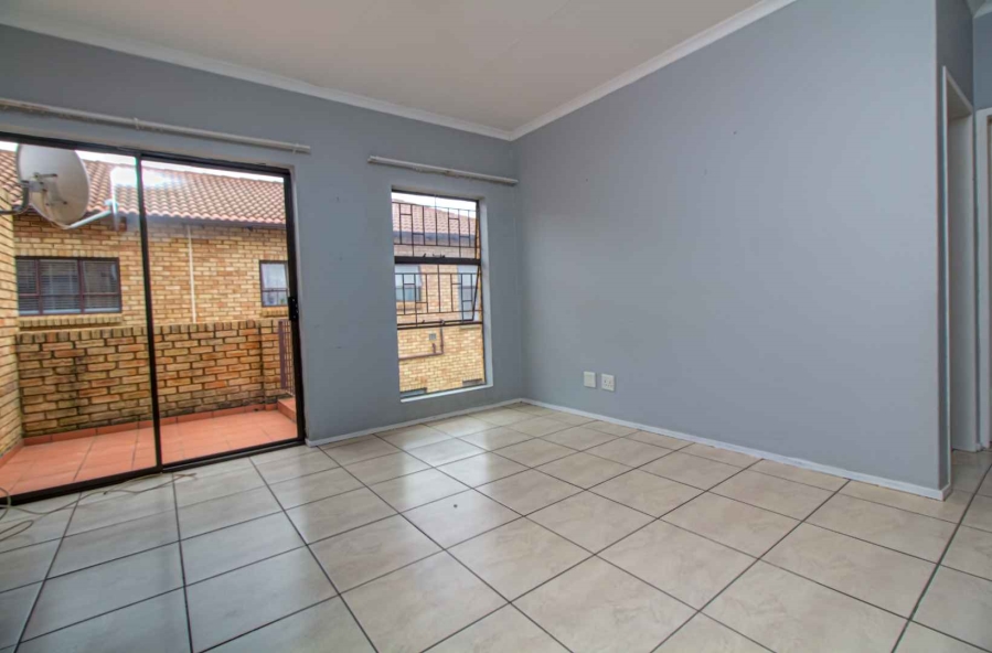 2 Bedroom Property for Sale in Wilgeheuwel Gauteng