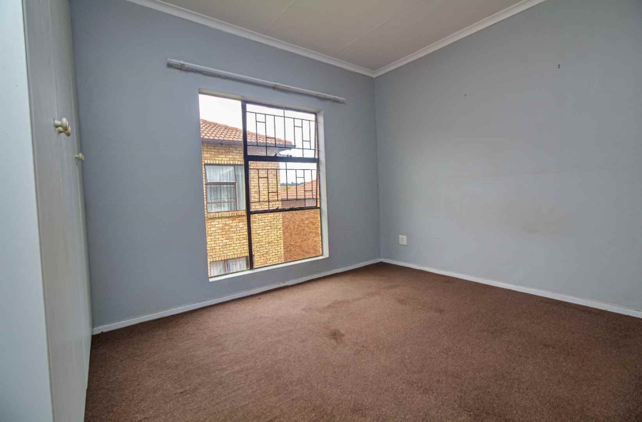 2 Bedroom Property for Sale in Wilgeheuwel Gauteng