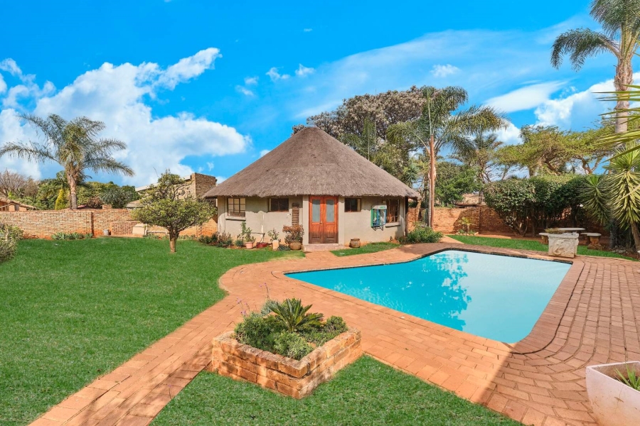 2 Bedroom Property for Sale in Wilgeheuwel Gauteng