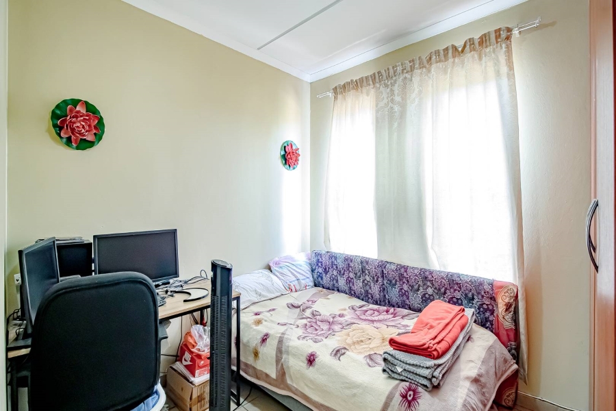 2 Bedroom Property for Sale in The Reeds Gauteng