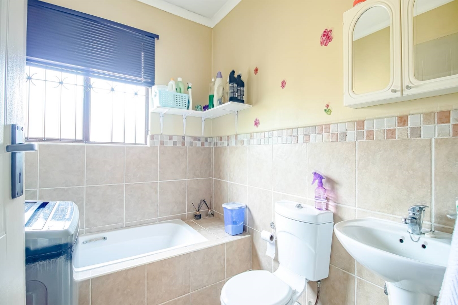 2 Bedroom Property for Sale in The Reeds Gauteng