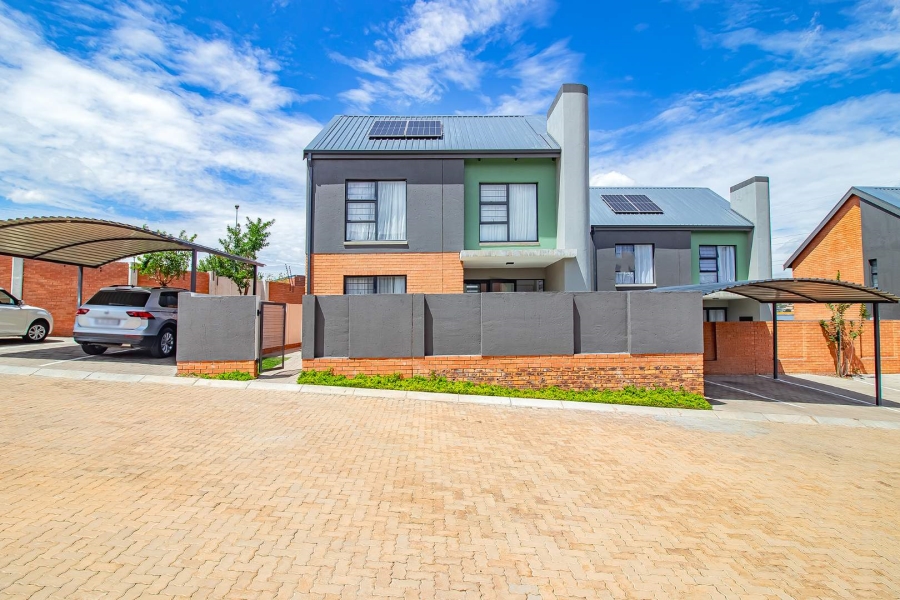 To Let 3 Bedroom Property for Rent in Rooihuiskraal North Gauteng