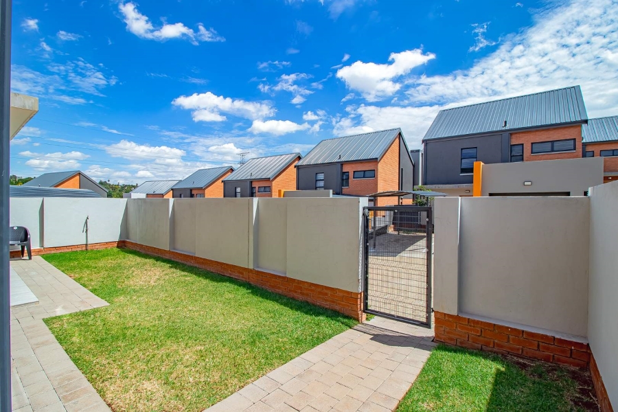 To Let 3 Bedroom Property for Rent in Rooihuiskraal North Gauteng