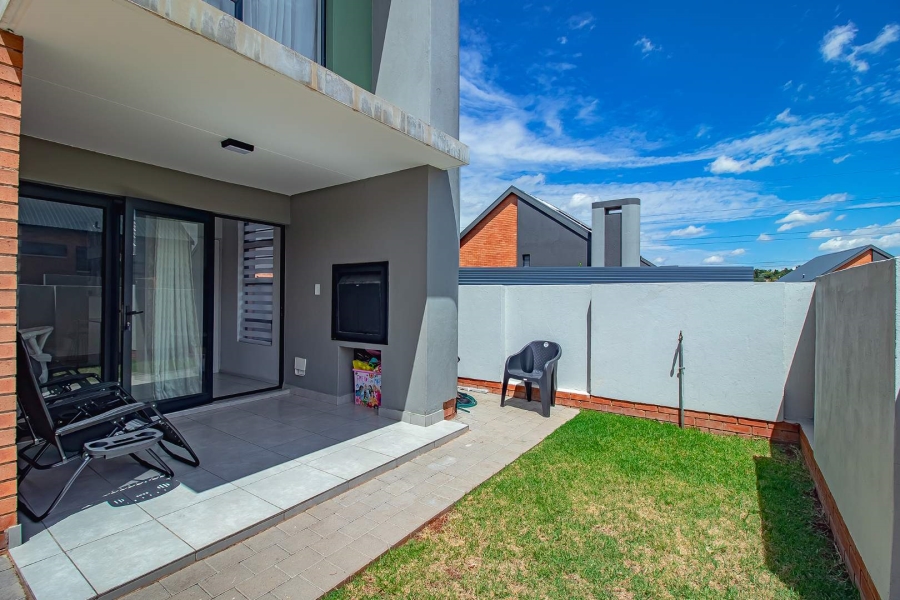 To Let 3 Bedroom Property for Rent in Rooihuiskraal North Gauteng