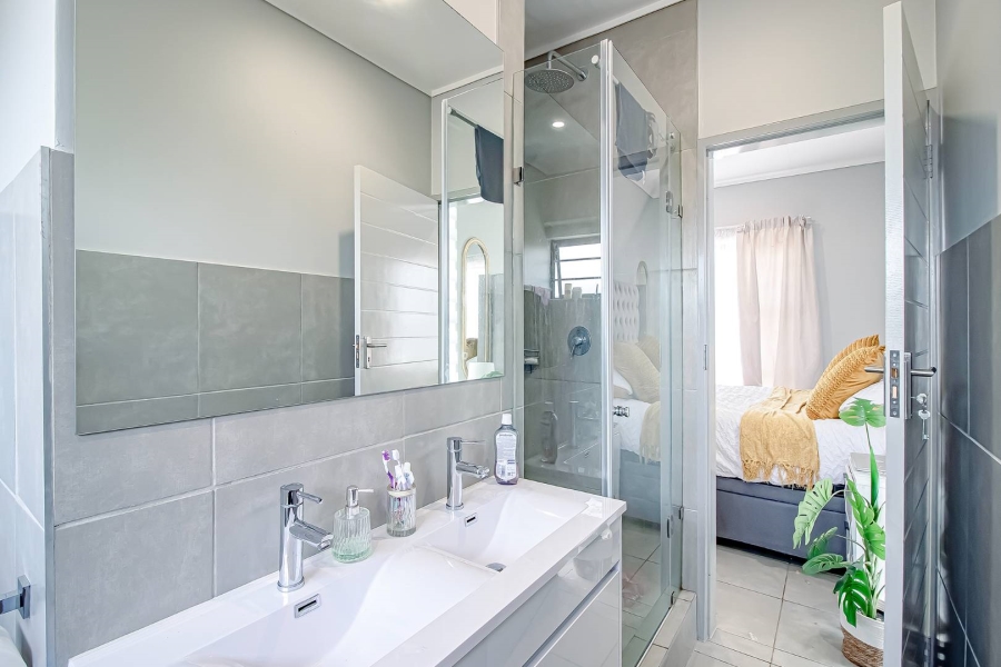 To Let 3 Bedroom Property for Rent in Rooihuiskraal North Gauteng