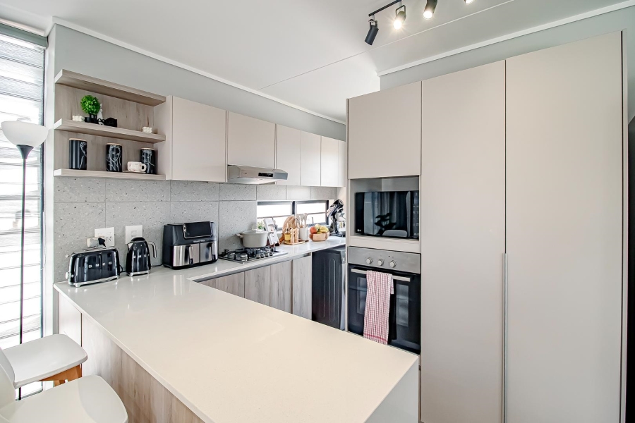 To Let 3 Bedroom Property for Rent in Rooihuiskraal North Gauteng