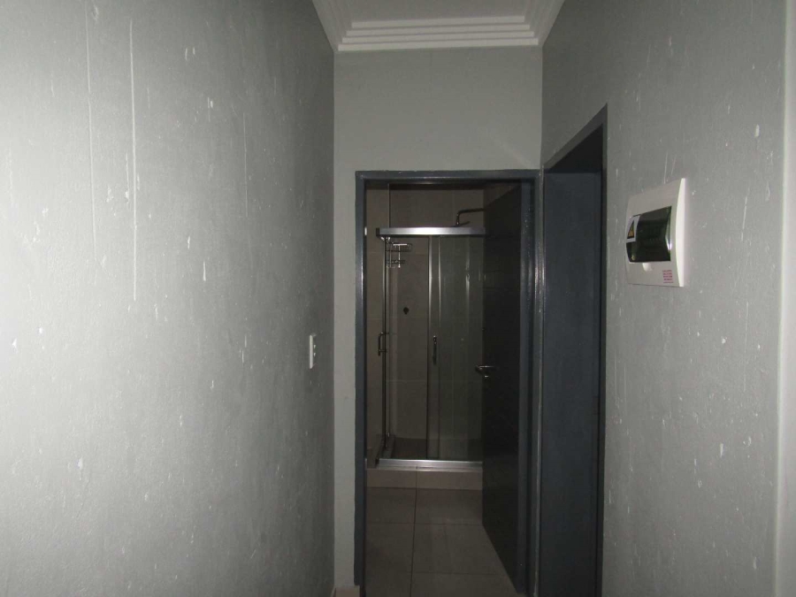To Let 2 Bedroom Property for Rent in Bardene Gauteng