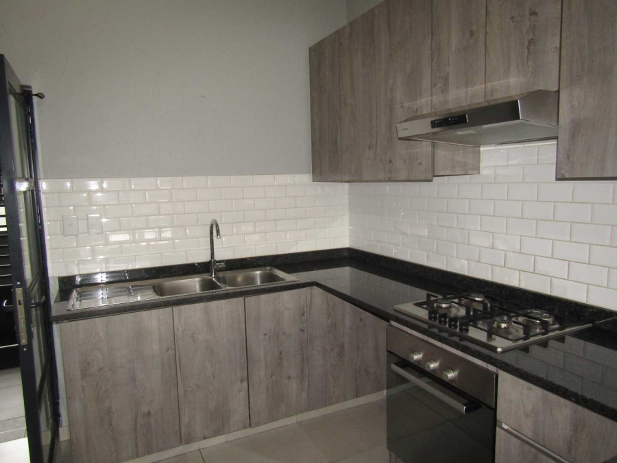 To Let 2 Bedroom Property for Rent in Bardene Gauteng