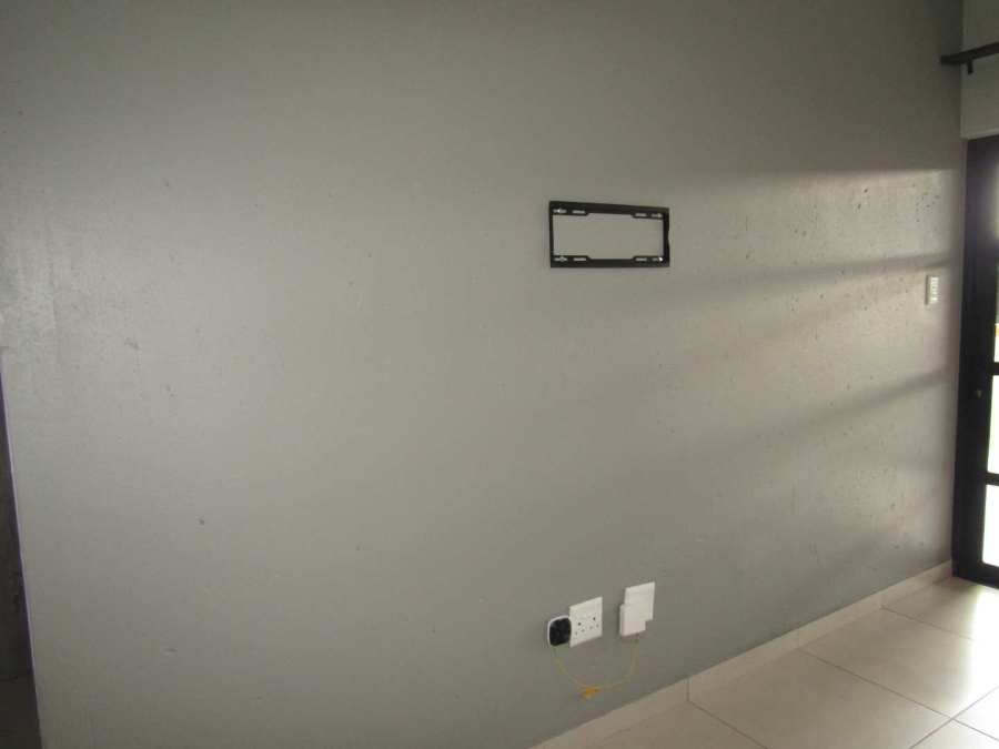 To Let 2 Bedroom Property for Rent in Bardene Gauteng