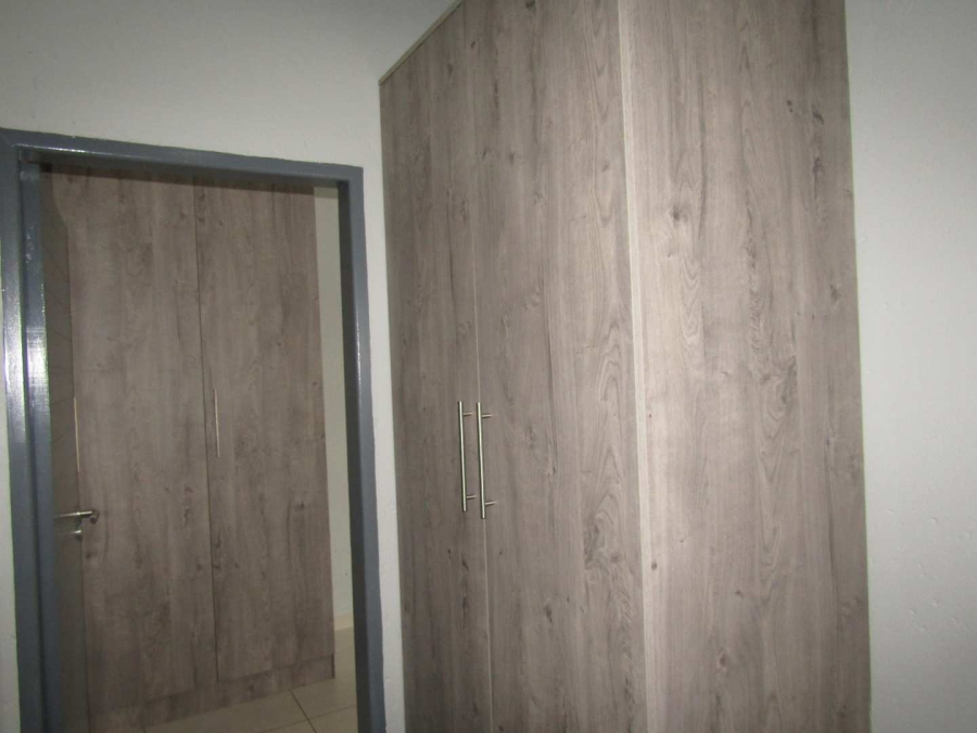 To Let 2 Bedroom Property for Rent in Bardene Gauteng