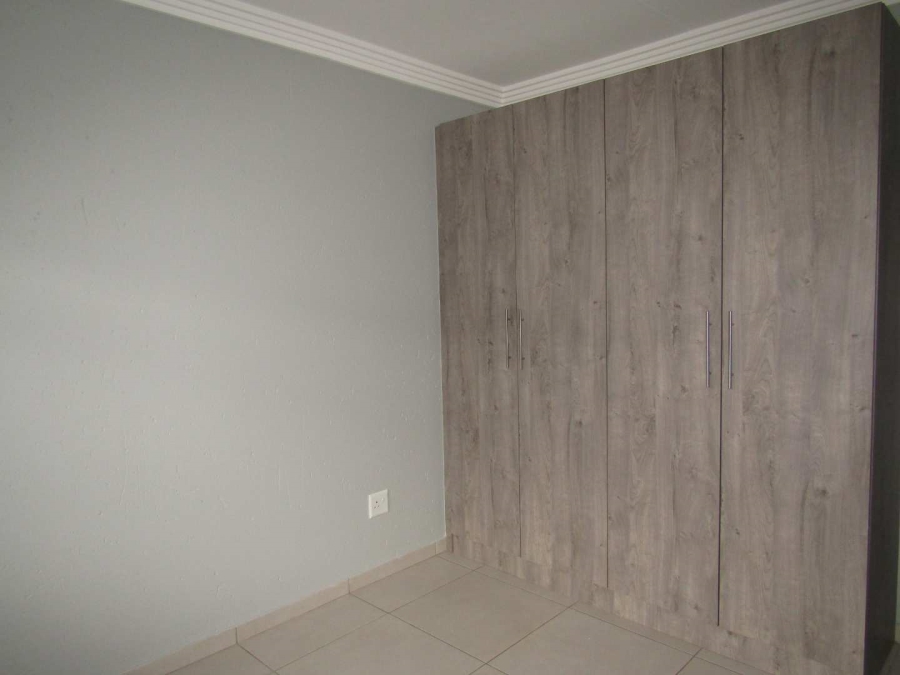 To Let 2 Bedroom Property for Rent in Bardene Gauteng