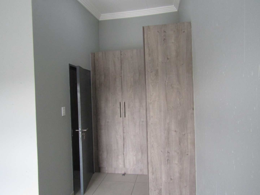 To Let 2 Bedroom Property for Rent in Bardene Gauteng