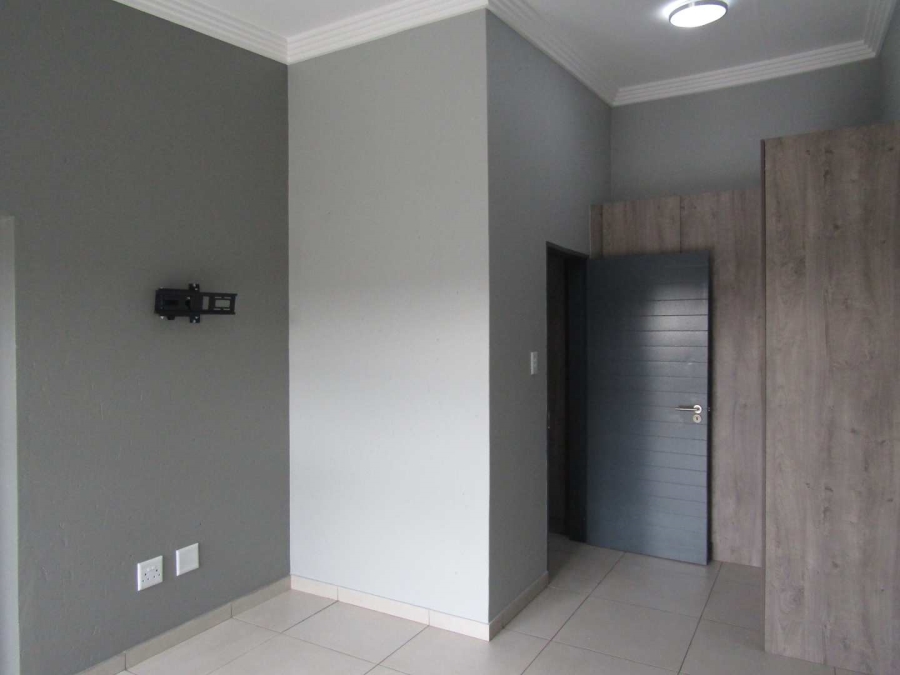To Let 2 Bedroom Property for Rent in Bardene Gauteng