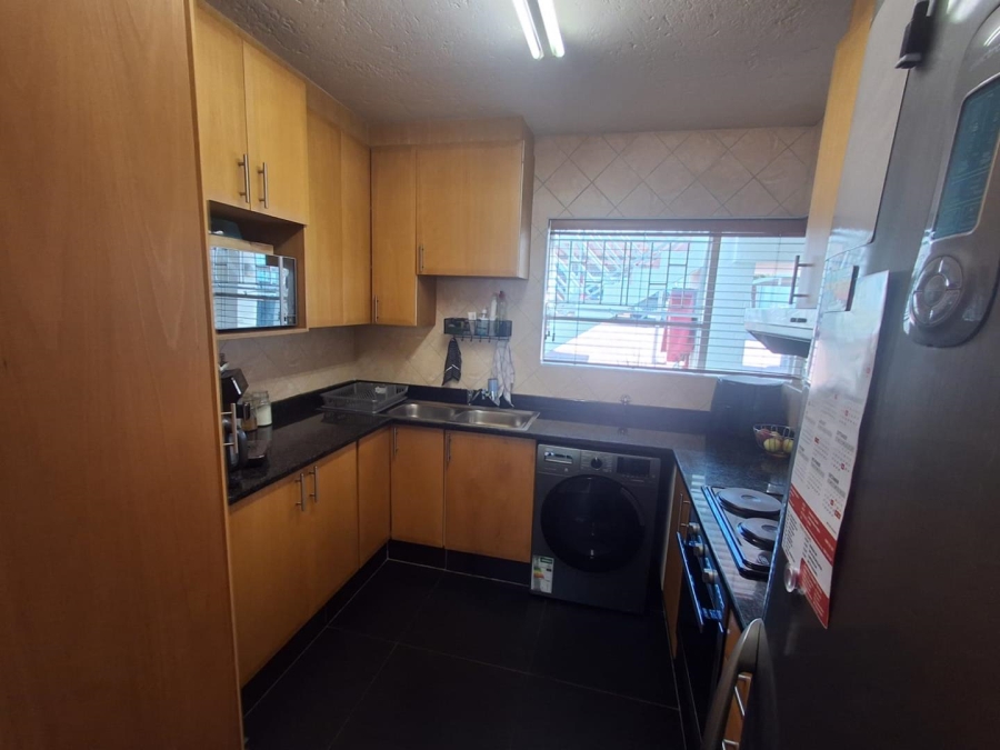 2 Bedroom Property for Sale in Glenvista Gauteng