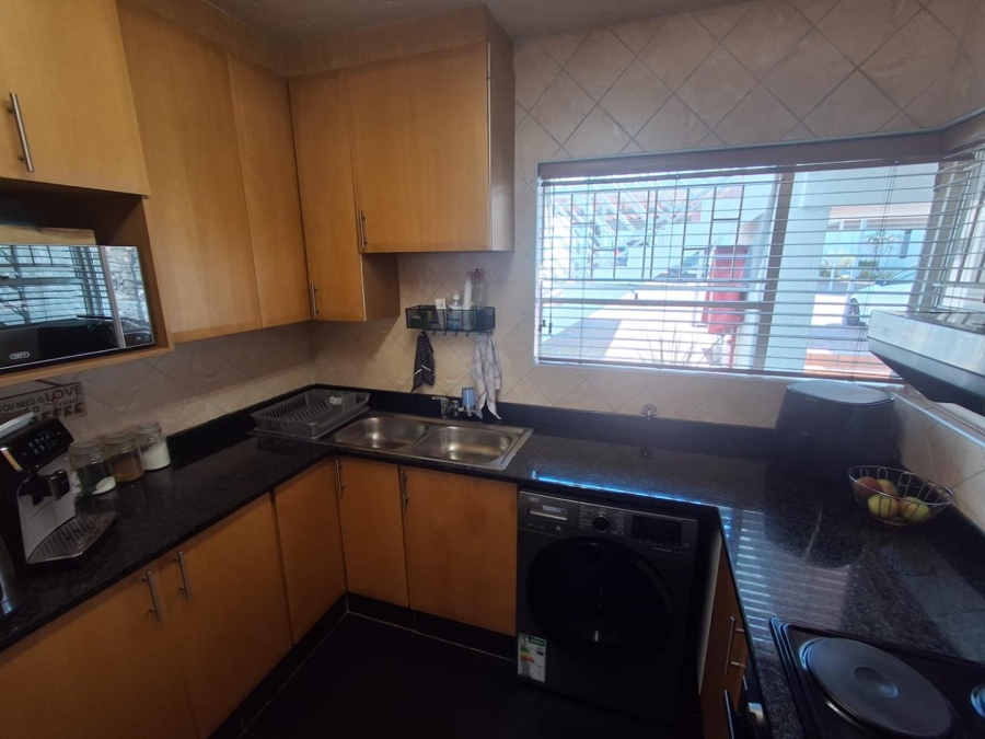2 Bedroom Property for Sale in Glenvista Gauteng