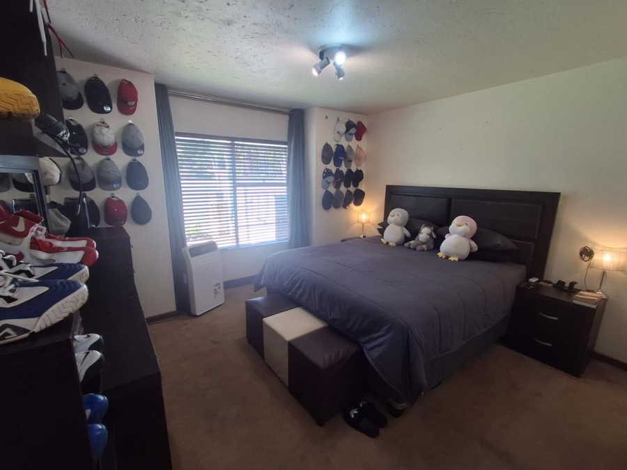 2 Bedroom Property for Sale in Glenvista Gauteng