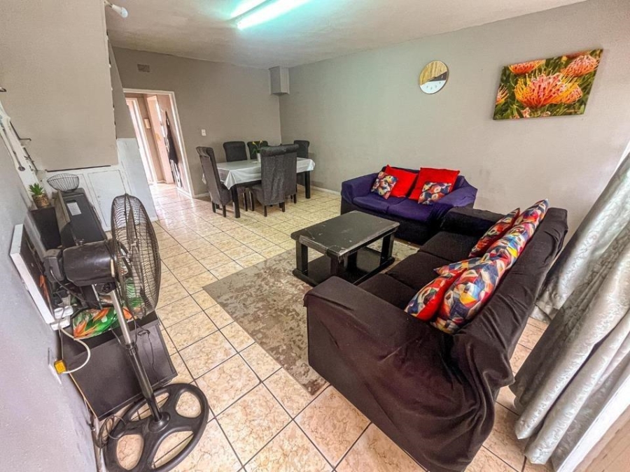 2 Bedroom Property for Sale in Towerby Gauteng