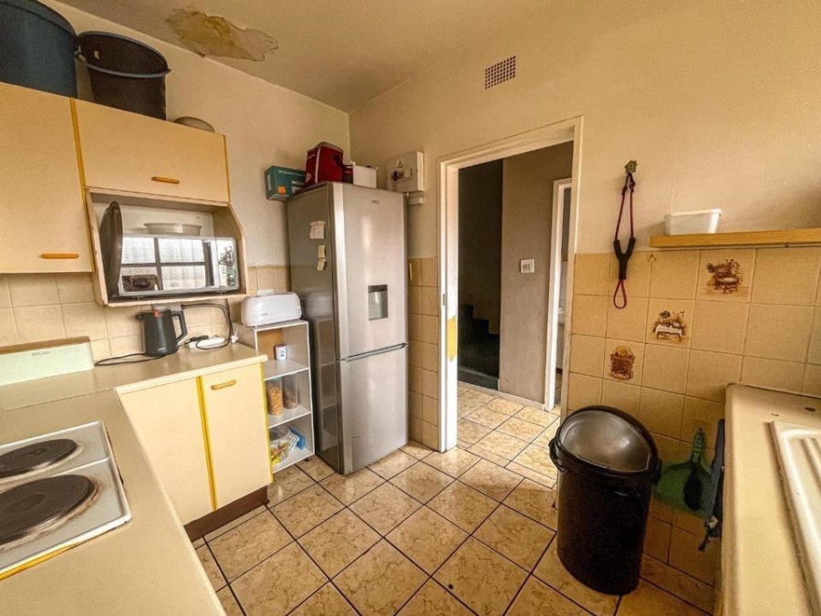 2 Bedroom Property for Sale in Towerby Gauteng