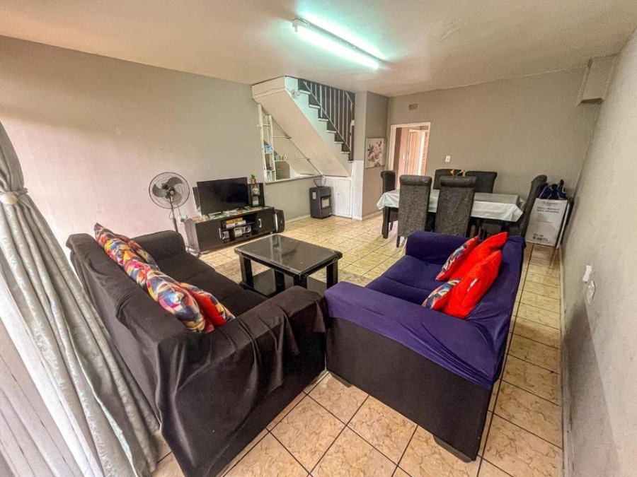 2 Bedroom Property for Sale in Towerby Gauteng