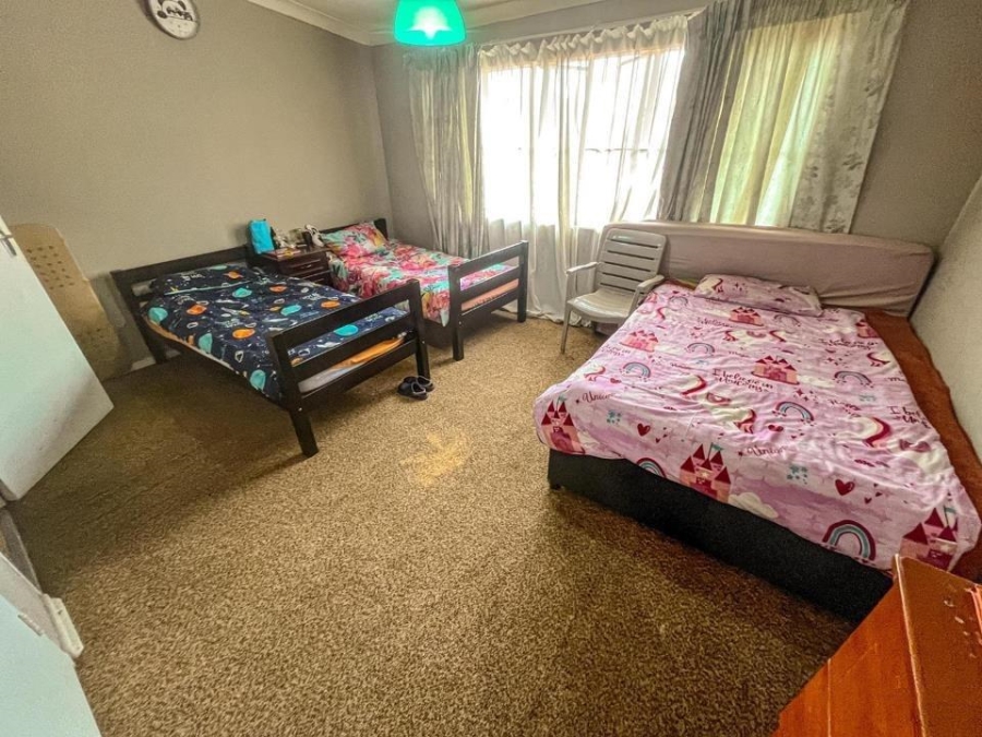 2 Bedroom Property for Sale in Towerby Gauteng