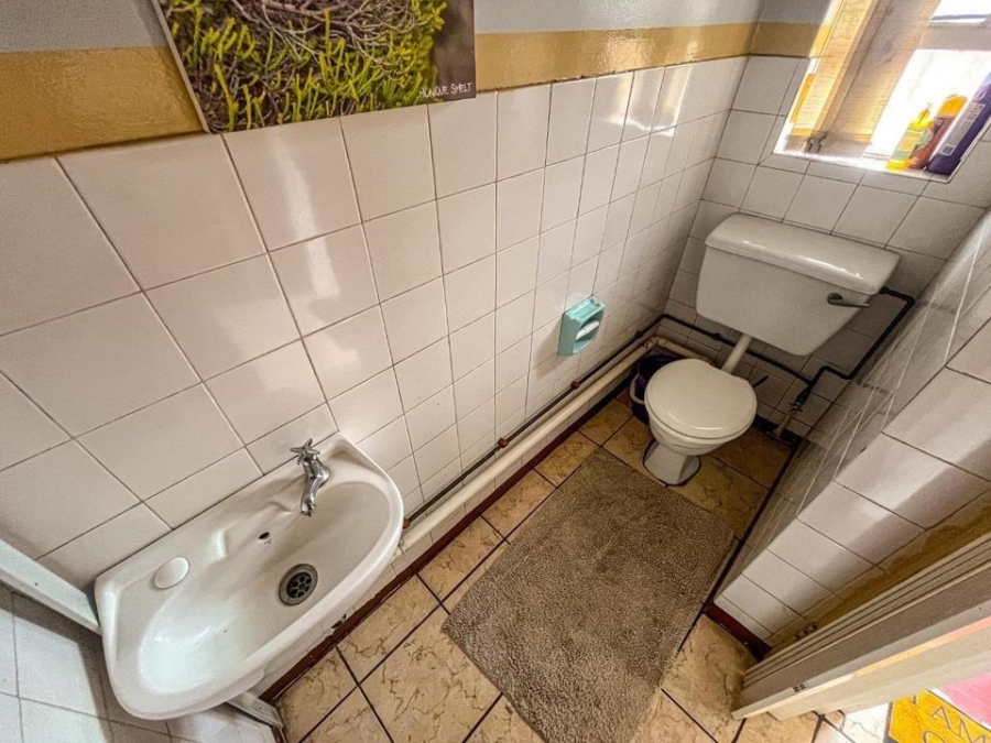 2 Bedroom Property for Sale in Towerby Gauteng