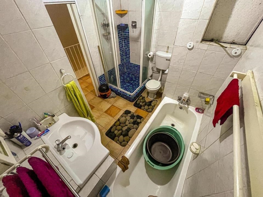 2 Bedroom Property for Sale in Towerby Gauteng