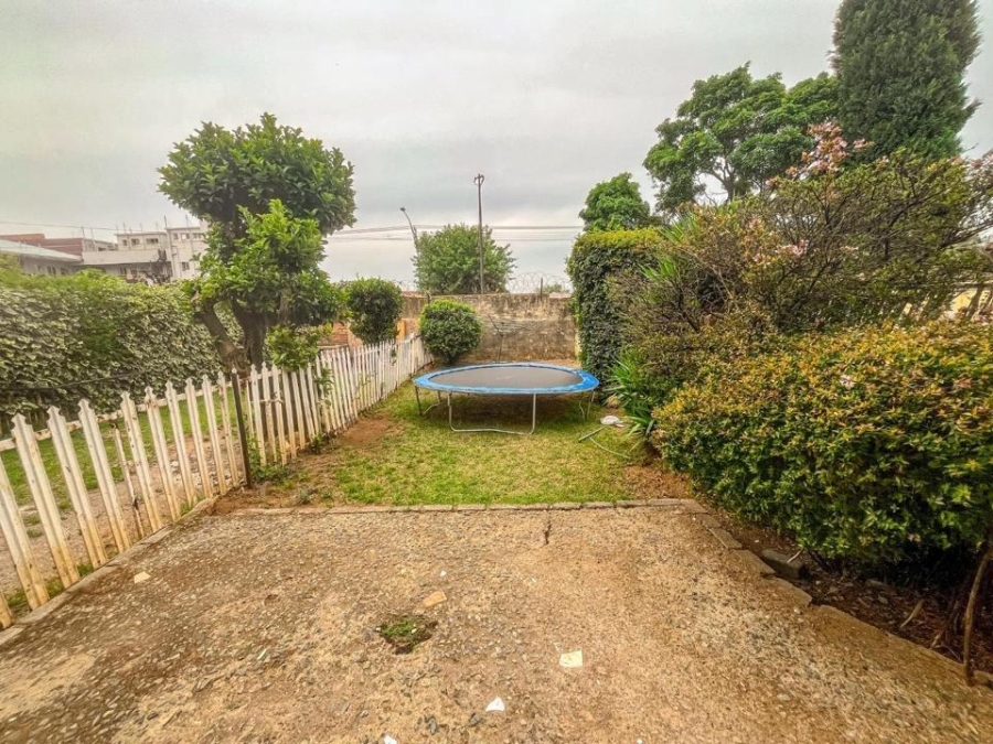 2 Bedroom Property for Sale in Towerby Gauteng