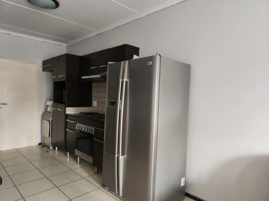 2 Bedroom Property for Sale in Oakdene Gauteng