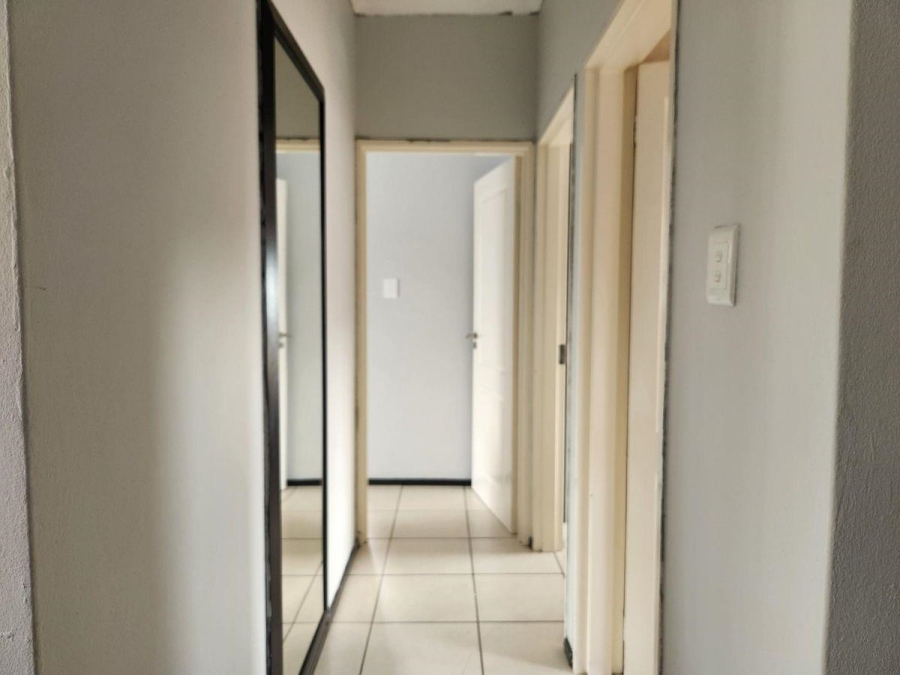 2 Bedroom Property for Sale in Oakdene Gauteng