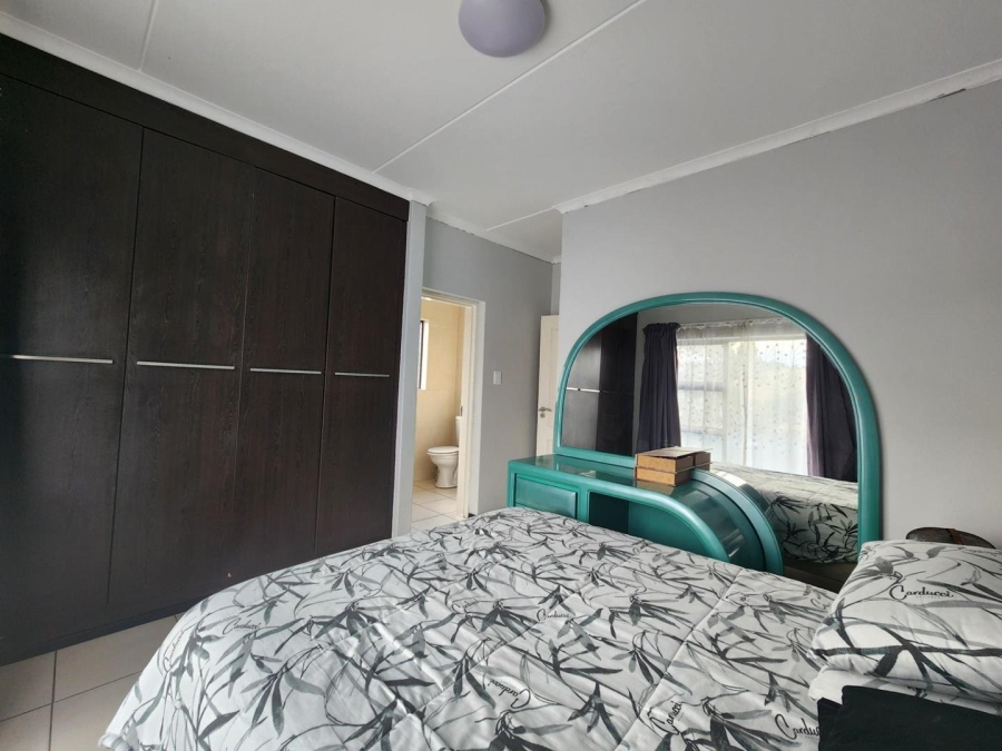 2 Bedroom Property for Sale in Oakdene Gauteng