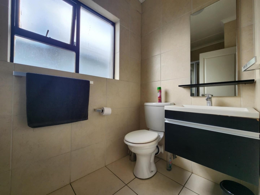 2 Bedroom Property for Sale in Oakdene Gauteng