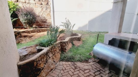 2 Bedroom Property for Sale in Ridgeway Gauteng