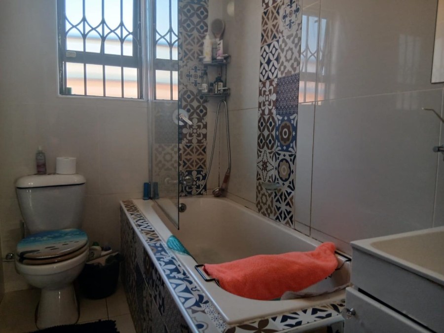 3 Bedroom Property for Sale in Roodekop Gauteng