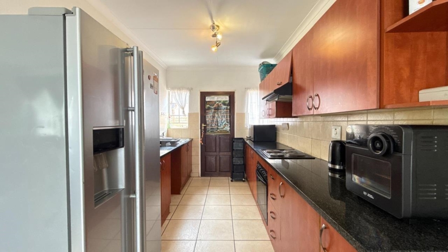 3 Bedroom Property for Sale in Roseacres Gauteng
