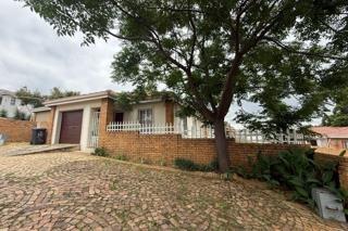 3 Bedroom Property for Sale in Roseacres Gauteng