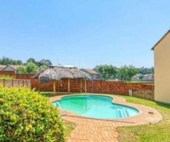 2 Bedroom Property for Sale in Mondeor Gauteng
