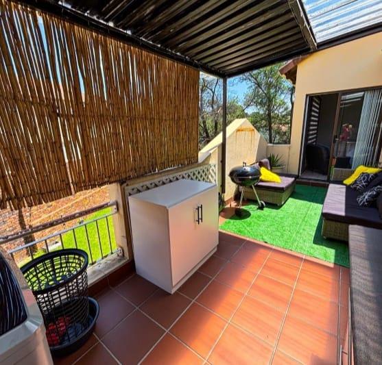 2 Bedroom Property for Sale in Mondeor Gauteng