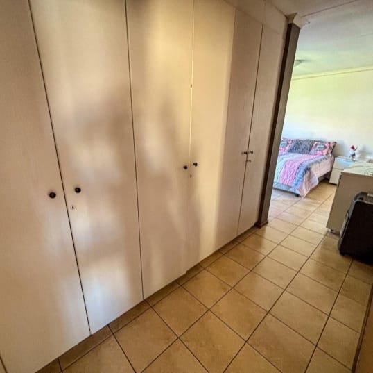 2 Bedroom Property for Sale in Mondeor Gauteng