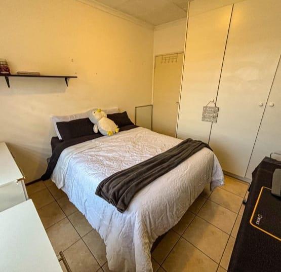2 Bedroom Property for Sale in Mondeor Gauteng