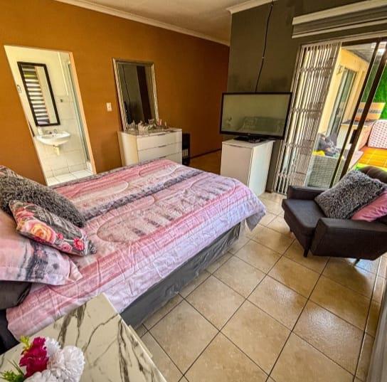 2 Bedroom Property for Sale in Mondeor Gauteng