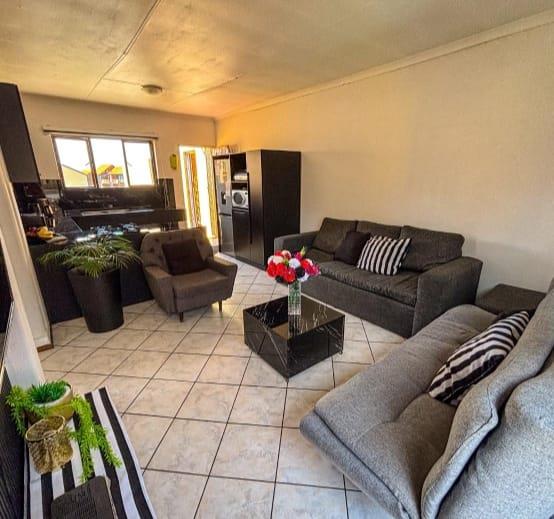 2 Bedroom Property for Sale in Mondeor Gauteng