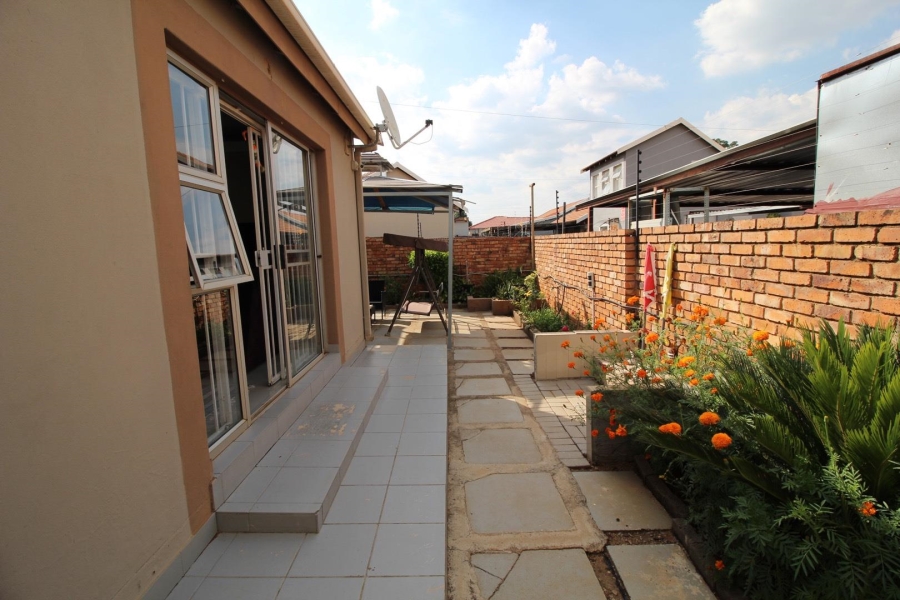 3 Bedroom Property for Sale in Noordwyk Gauteng